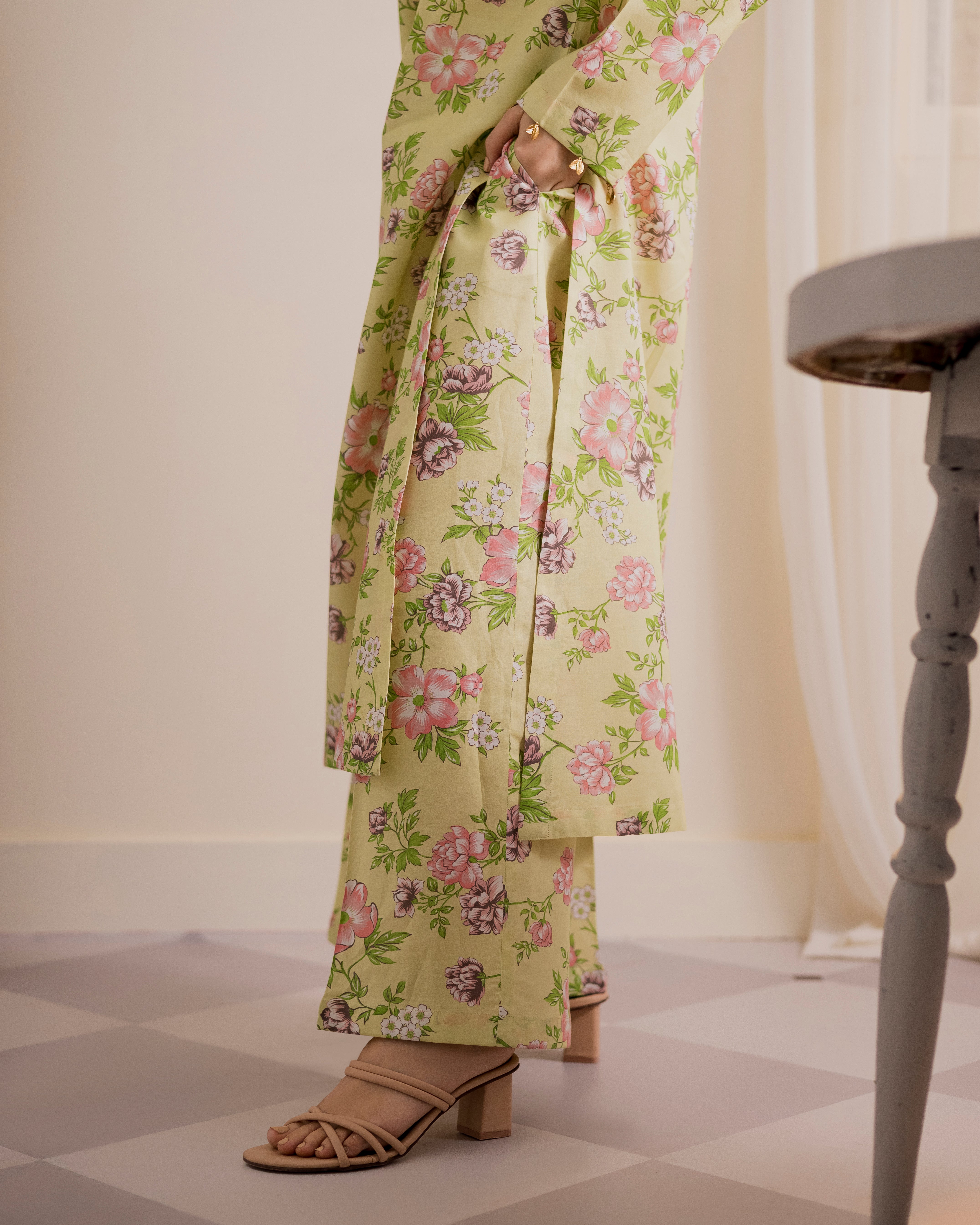 Gulnaar-flower-printed-cotton-suit