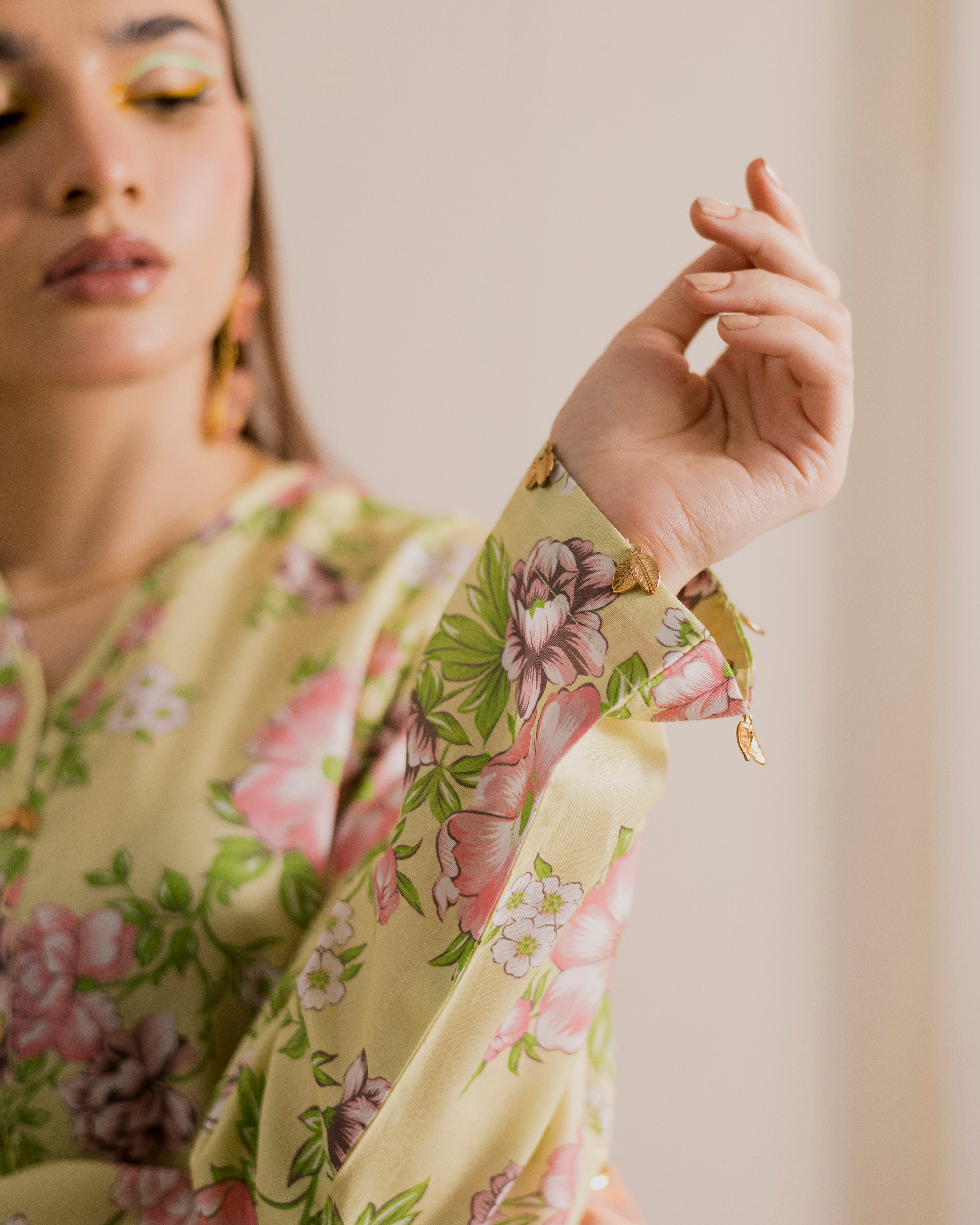 Gulnaar-printed-full-sleeve-suit