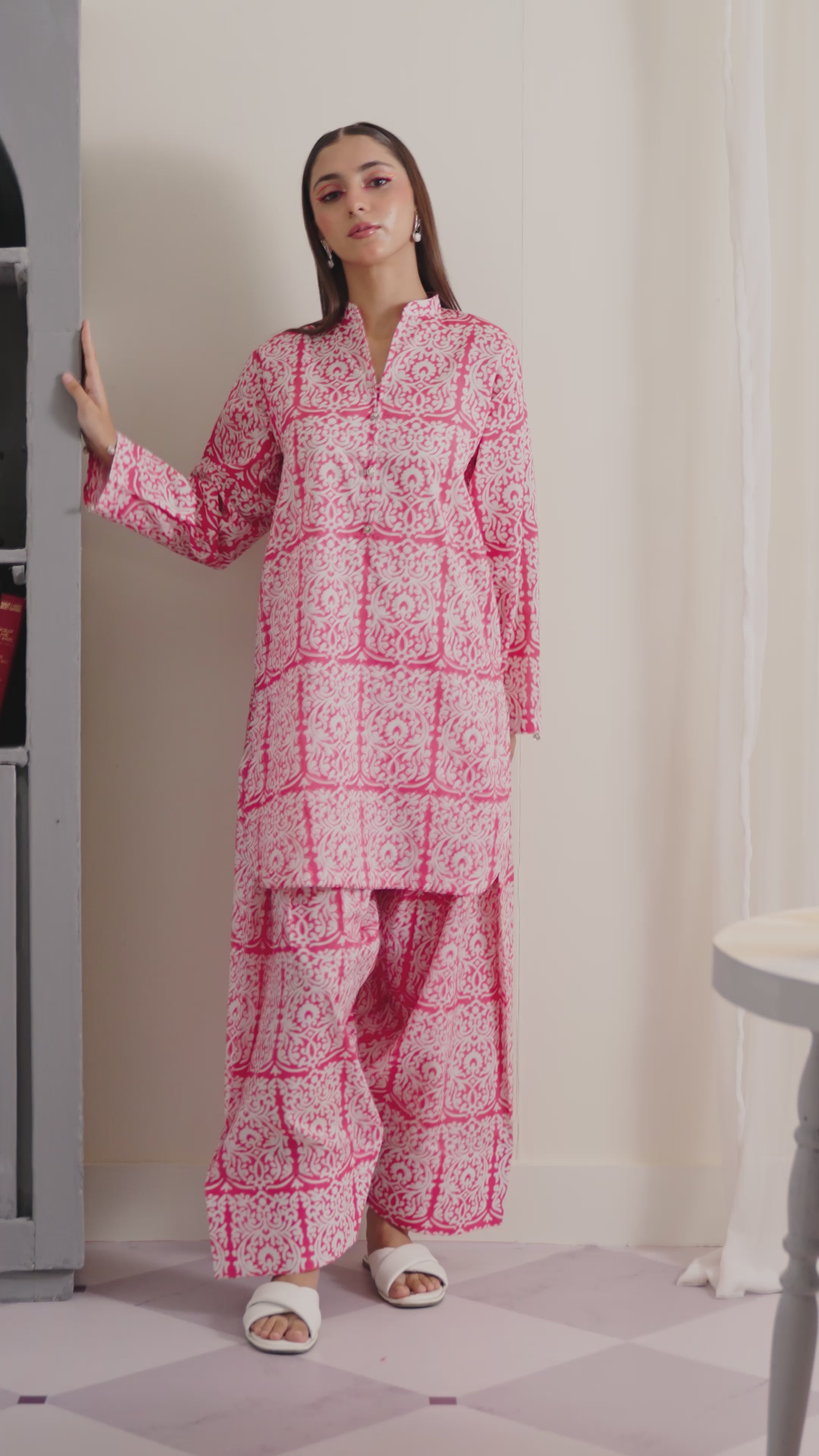 Rozzi-white-pink-flower-suit