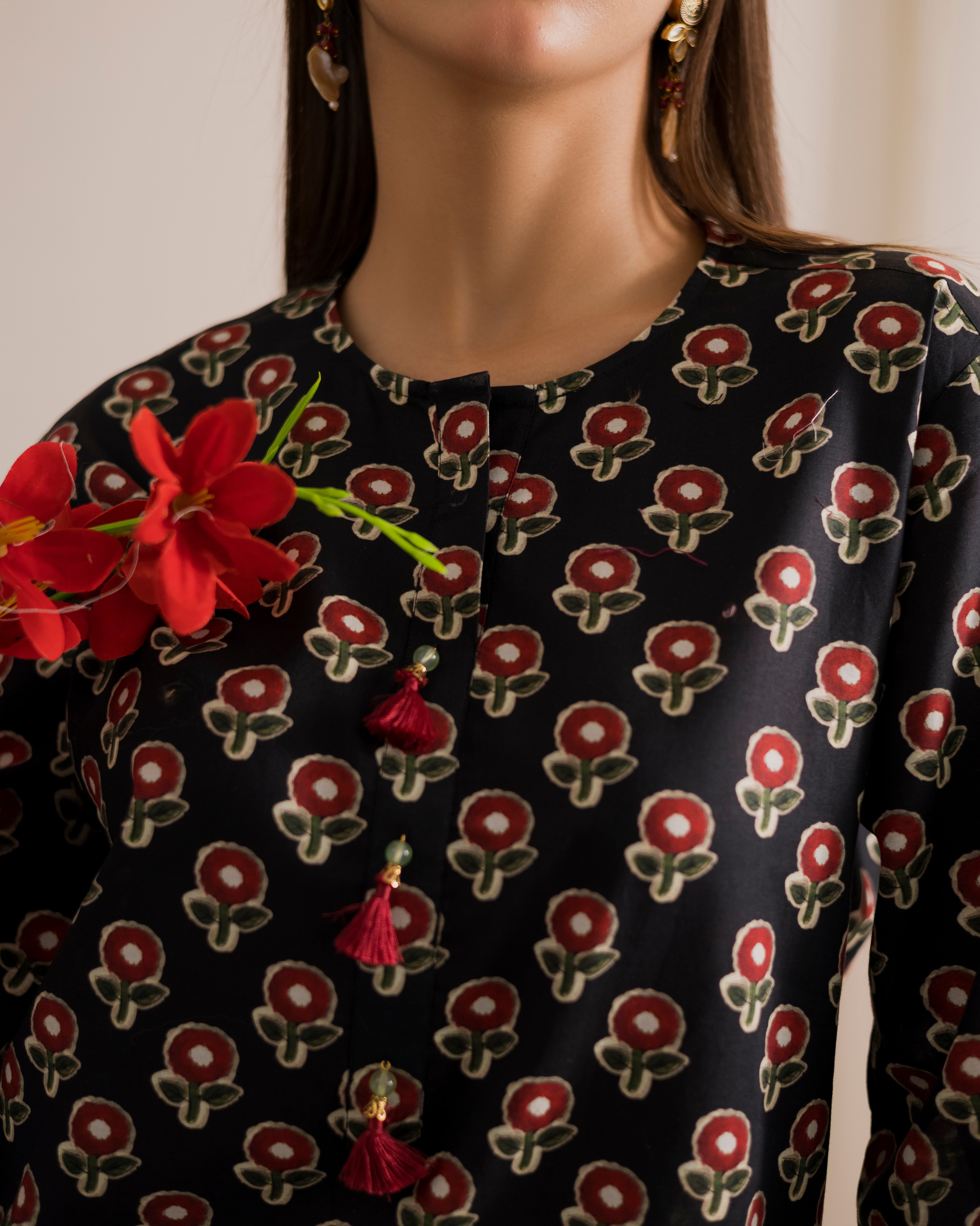 Noor’e Black suit